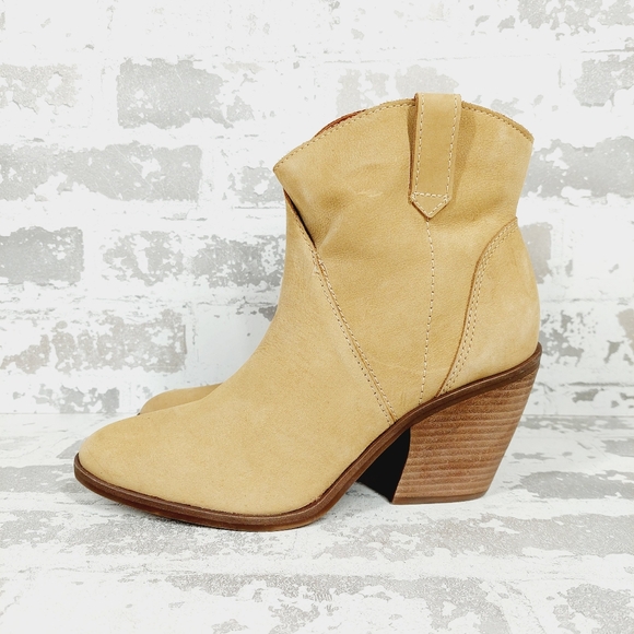 NEW Lucky Brand Loxona Tan Leather Block Heel Ankle Boots A978 - Picture 1 of 12